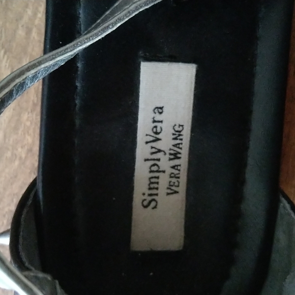 Studded Vera Wang sandals - Picture 3 of 3